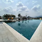 D\'Festivo Residences